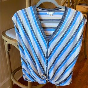 Women’s light weight quarter sleeve top